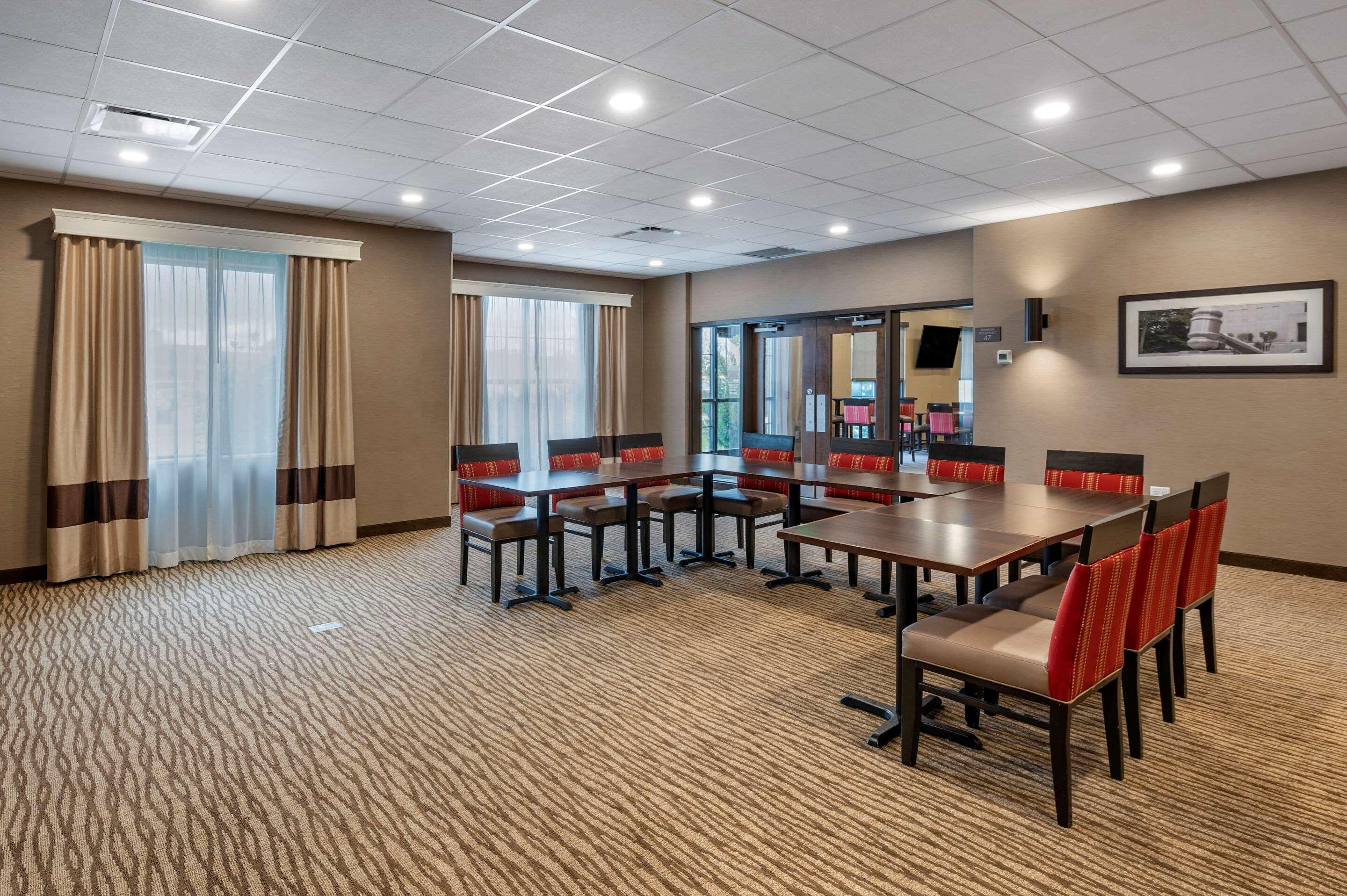 Comfort Airport Hotel Columbus